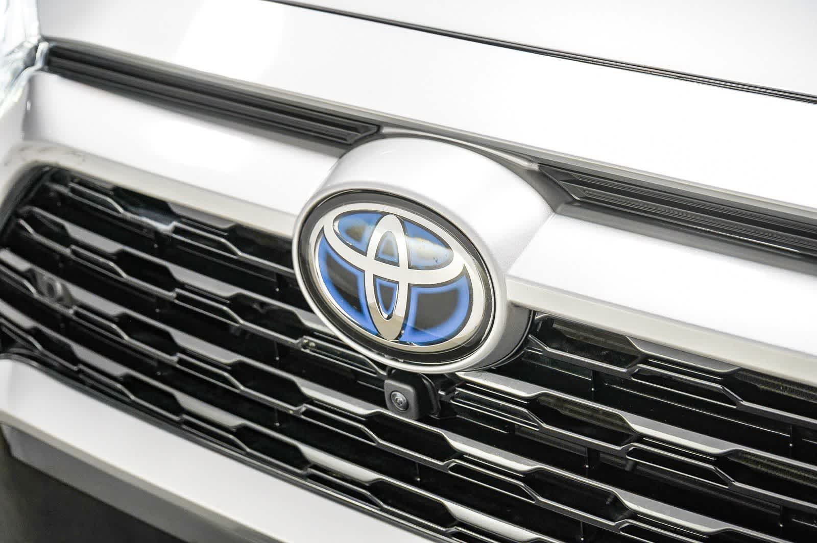 Thumbnail: 2024 Toyota RAV4 - 8