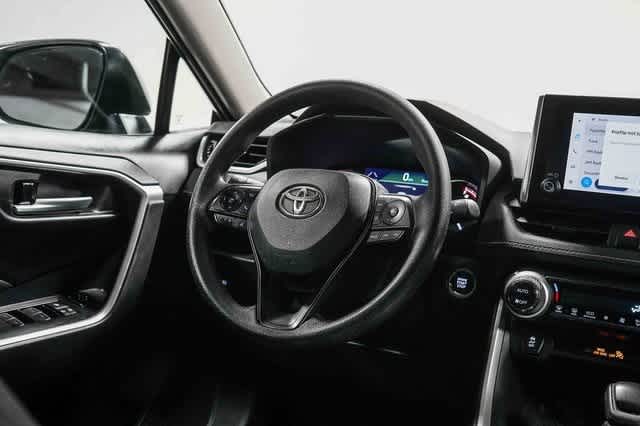 Thumbnail: 2023 Toyota RAV4 - 16