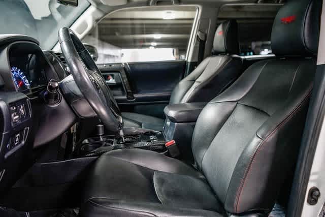 Thumbnail: 2019 Toyota 4Runner - 17