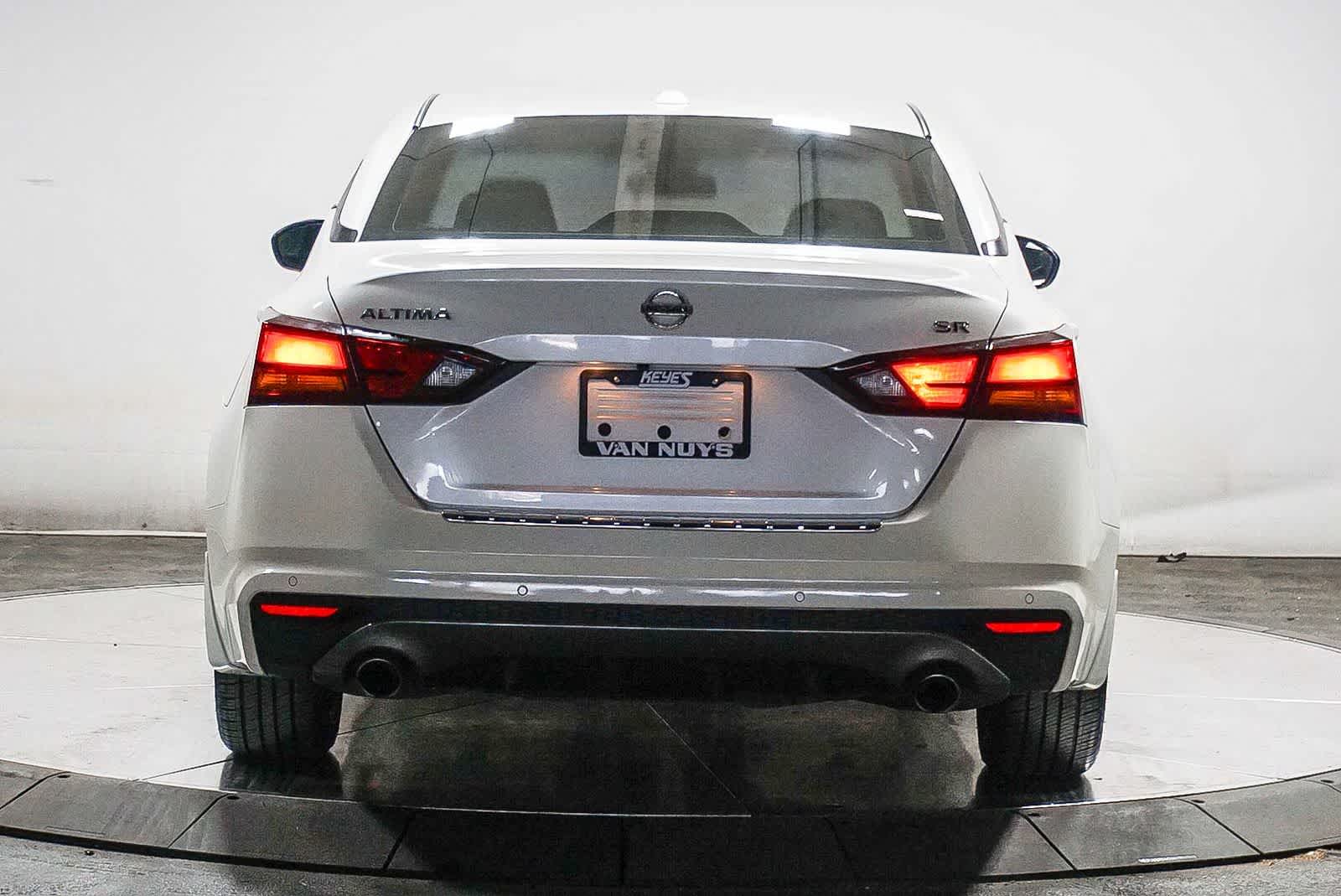 Thumbnail: 2020 Nissan Altima - 9