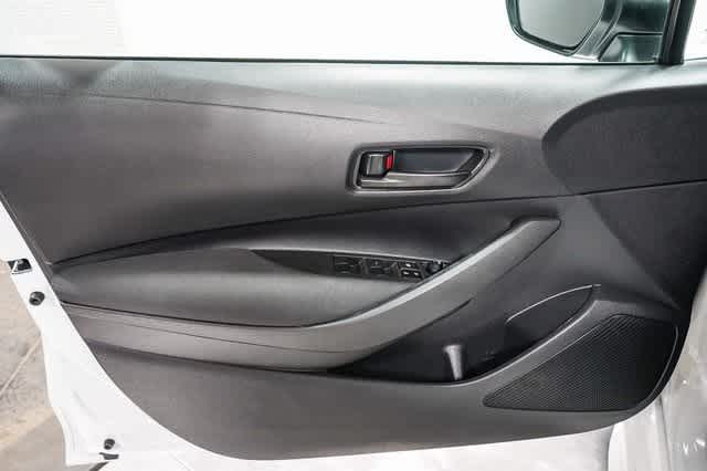2022 Toyota Corolla LE 22