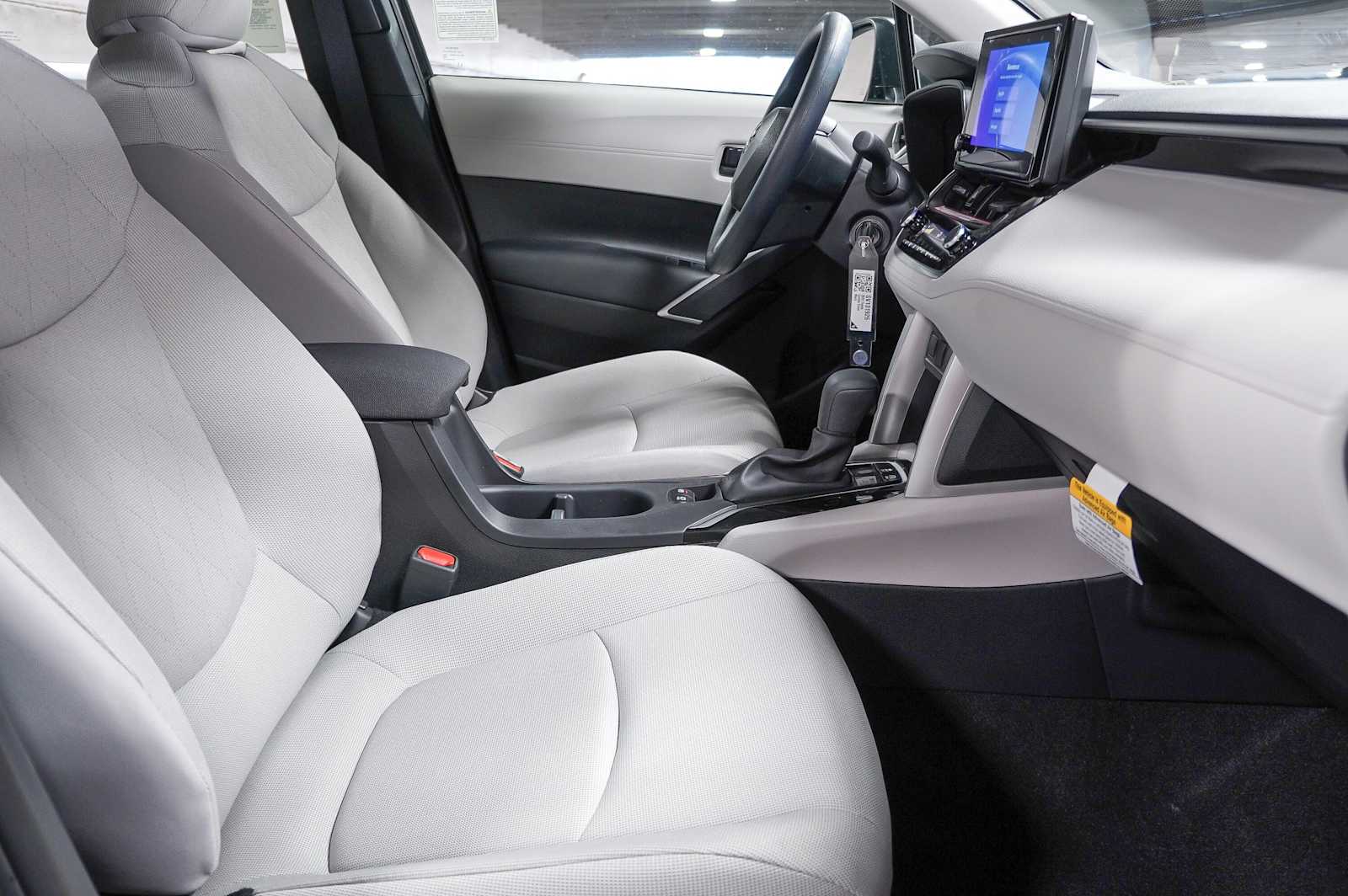 2025 Toyota Corolla Cross L 19
