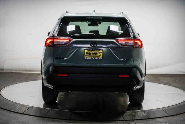 Thumbnail: 2022 Toyota RAV4 - 4