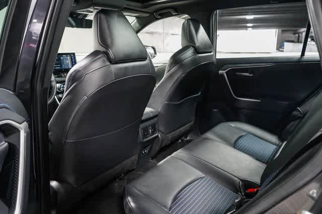 Thumbnail: 2021 Toyota RAV4 - 20