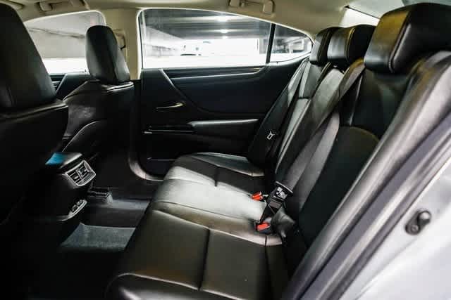 Thumbnail: 2025 Lexus ES - 18