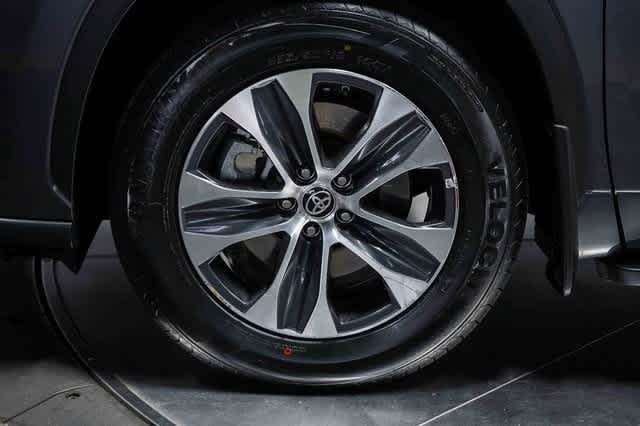 2023 Toyota Highlander XLE 10
