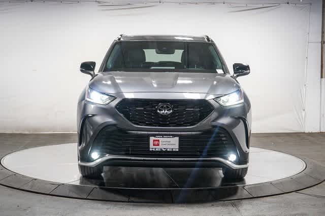 Thumbnail: 2021 Toyota Highlander - 7