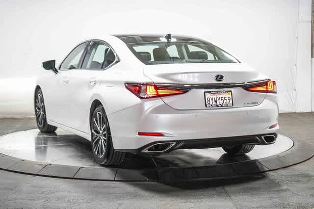 Thumbnail: 2022 Lexus ES - 2