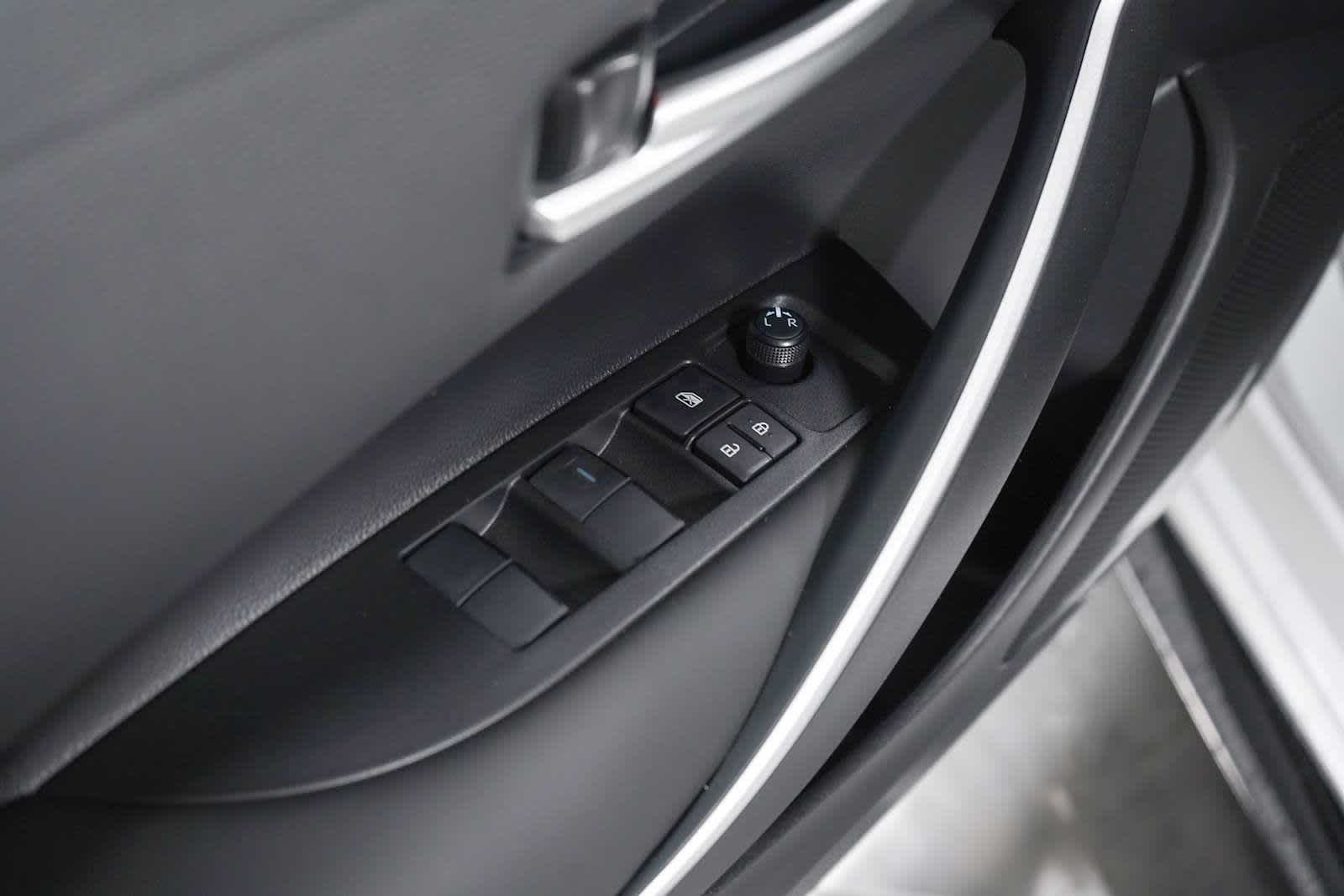 Thumbnail: 2025 Toyota Corolla - 21