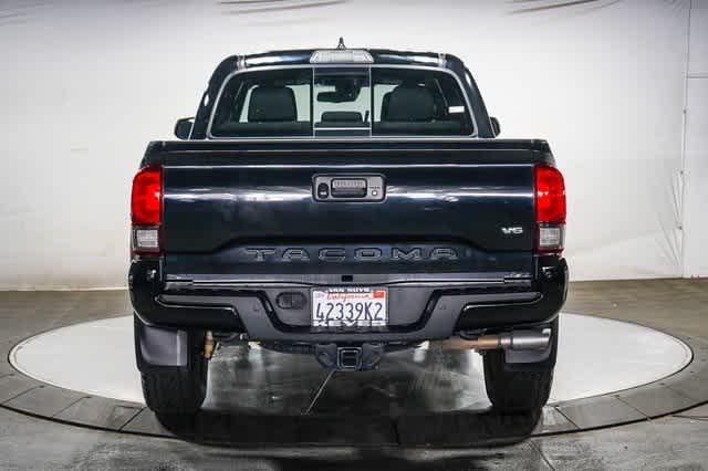 Thumbnail: 2018 Toyota Tacoma - 6