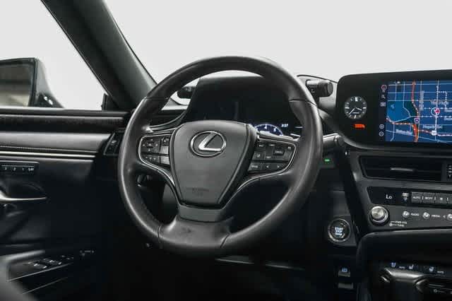 Thumbnail: 2022 Lexus ES - 15