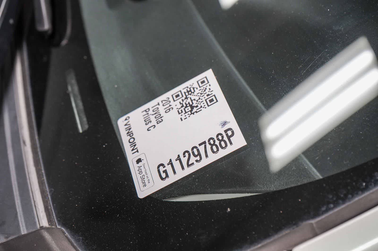 Thumbnail: 2016 Toyota Prius c - 30