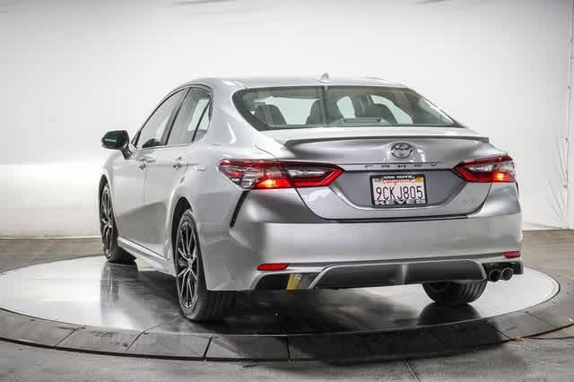 2022 Toyota Camry SE 3