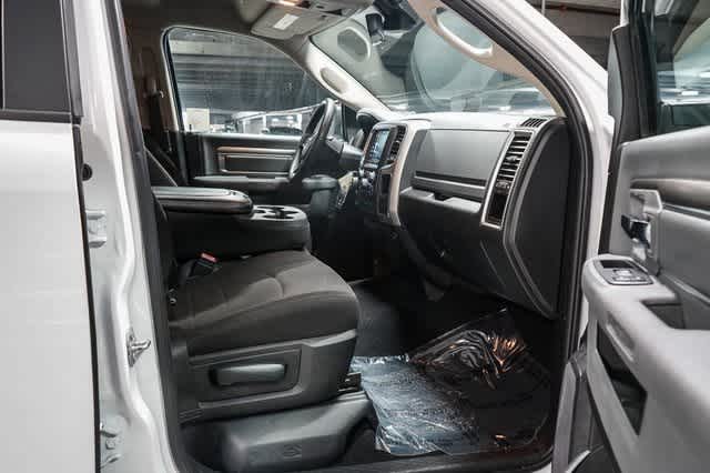 Thumbnail: 2020 RAM 1500 Classic - 12