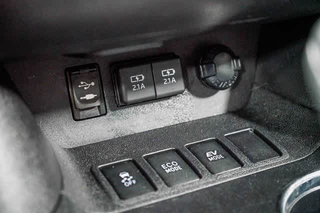 Thumbnail: 2019 Toyota Highlander - 22