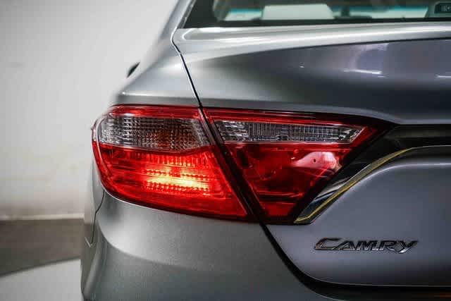 Thumbnail: 2015 Toyota Camry - 10