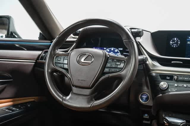 Thumbnail: 2021 Lexus ES - 15