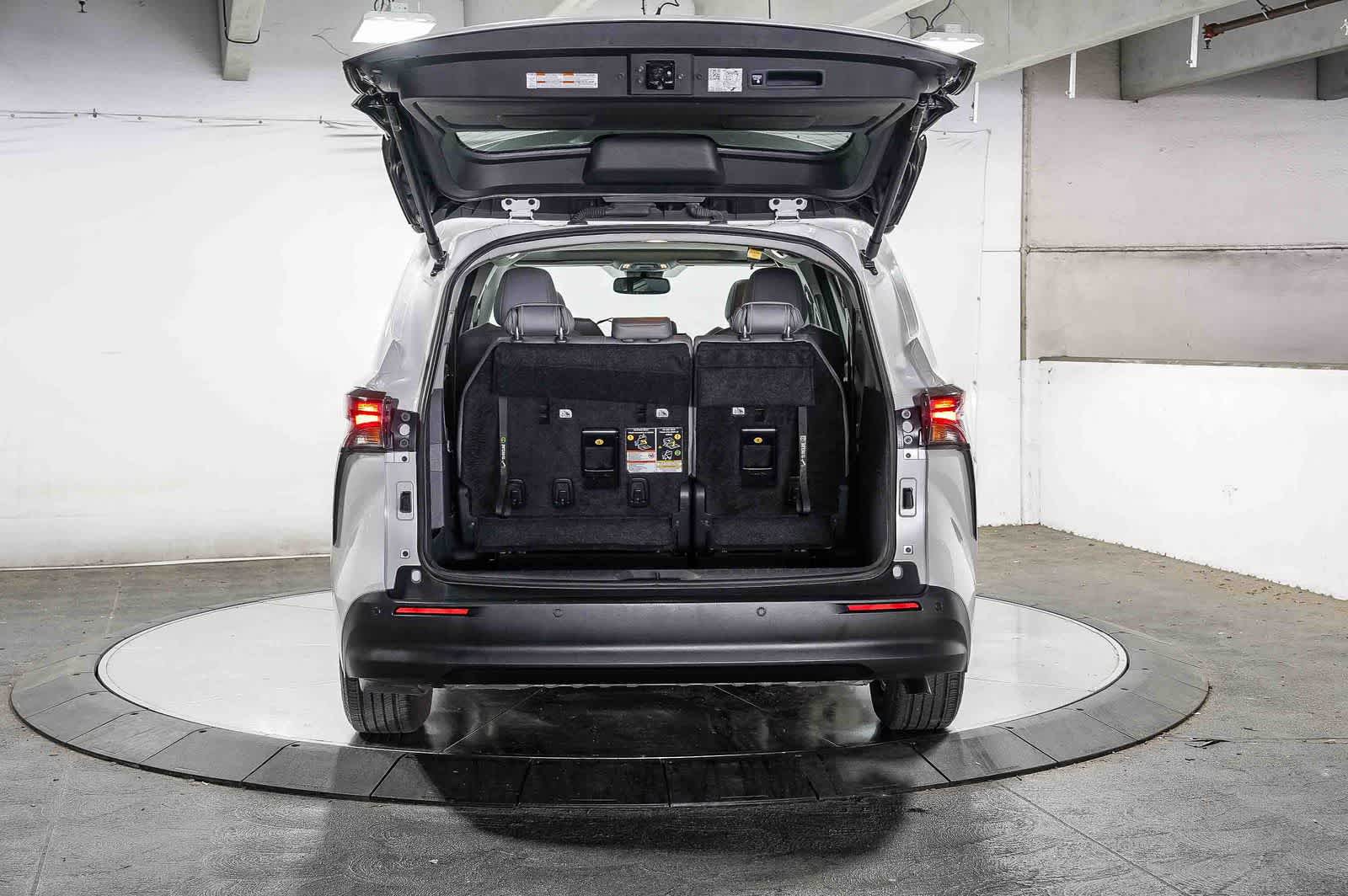 Thumbnail: 2024 Toyota Sienna - 28