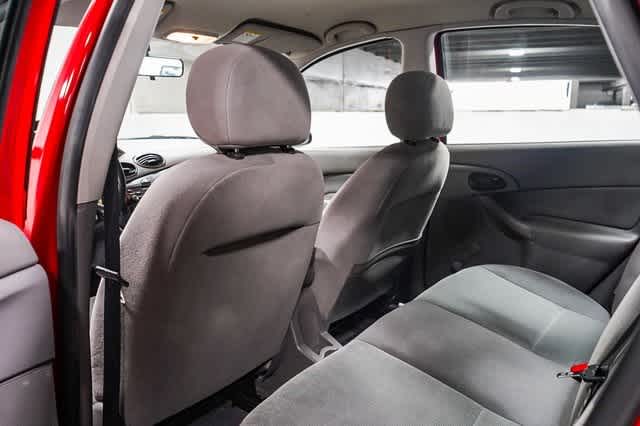 Thumbnail: 2002 Ford Focus - 18