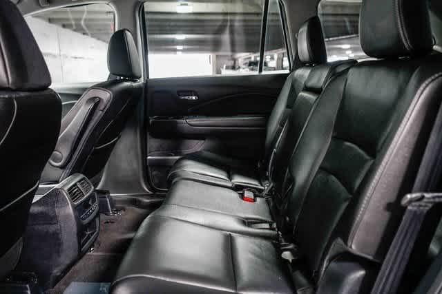 Thumbnail: 2017 Honda Pilot - 18