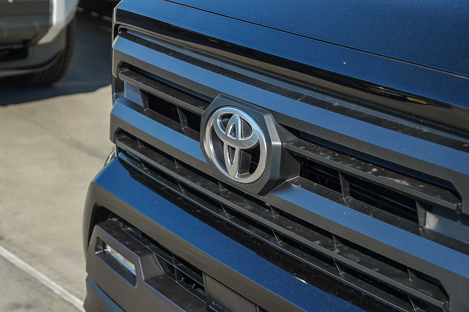 Thumbnail: 2025 Toyota Tacoma - 9