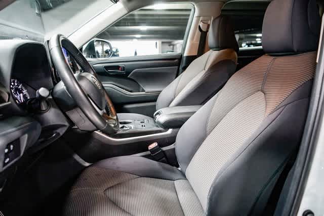 Thumbnail: 2024 Toyota Highlander - 17