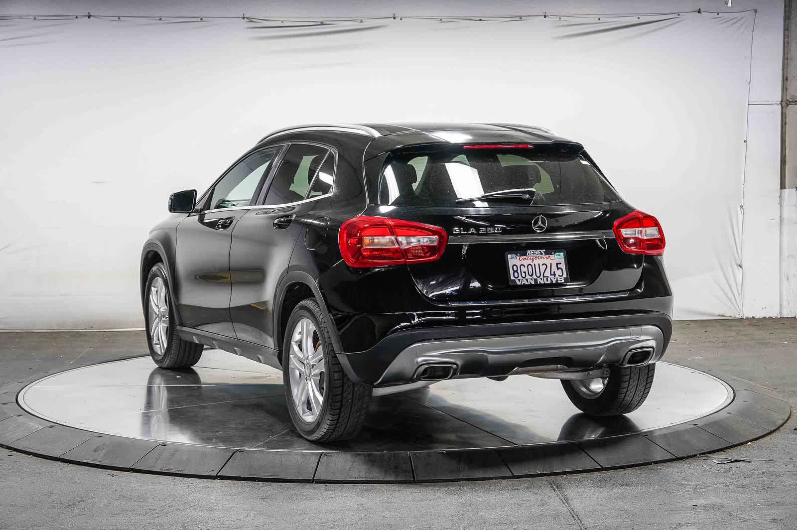 Thumbnail: 2016 Mercedes-Benz GLA - 2