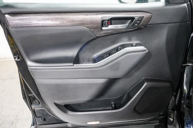 2021 Toyota Highlander Limited 22