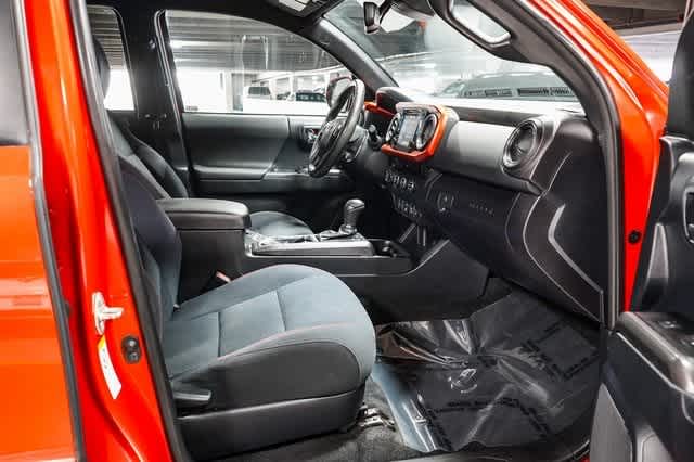 Thumbnail: 2018 Toyota Tacoma - 16