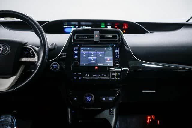 2017 Toyota Prius Four 13