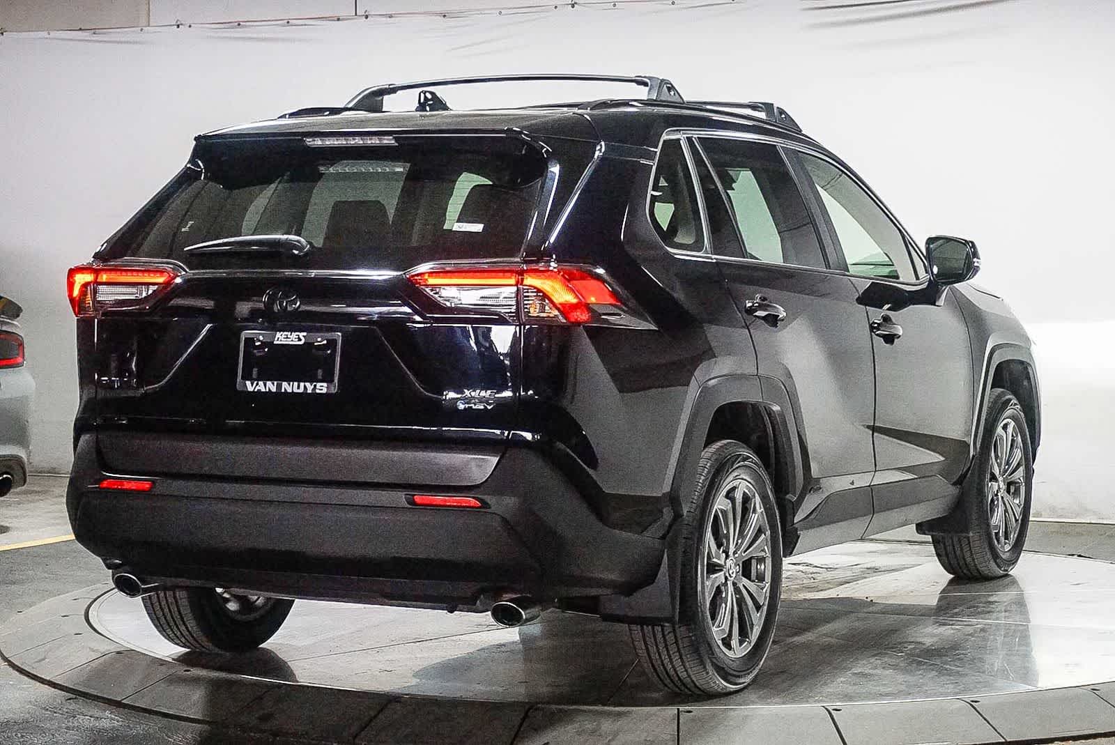 Thumbnail: 2025 Toyota RAV4 - 11