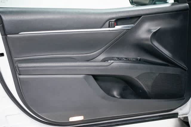 2018 Toyota Camry XSE 18