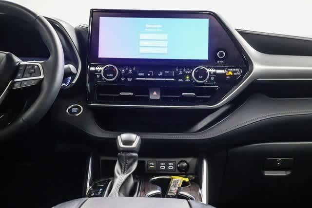 2023 Toyota Highlander Platinum 13