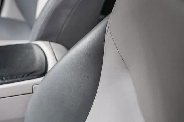 Thumbnail: 2015 Toyota Prius v - 19