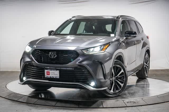 Thumbnail: 2021 Toyota Highlander - 1