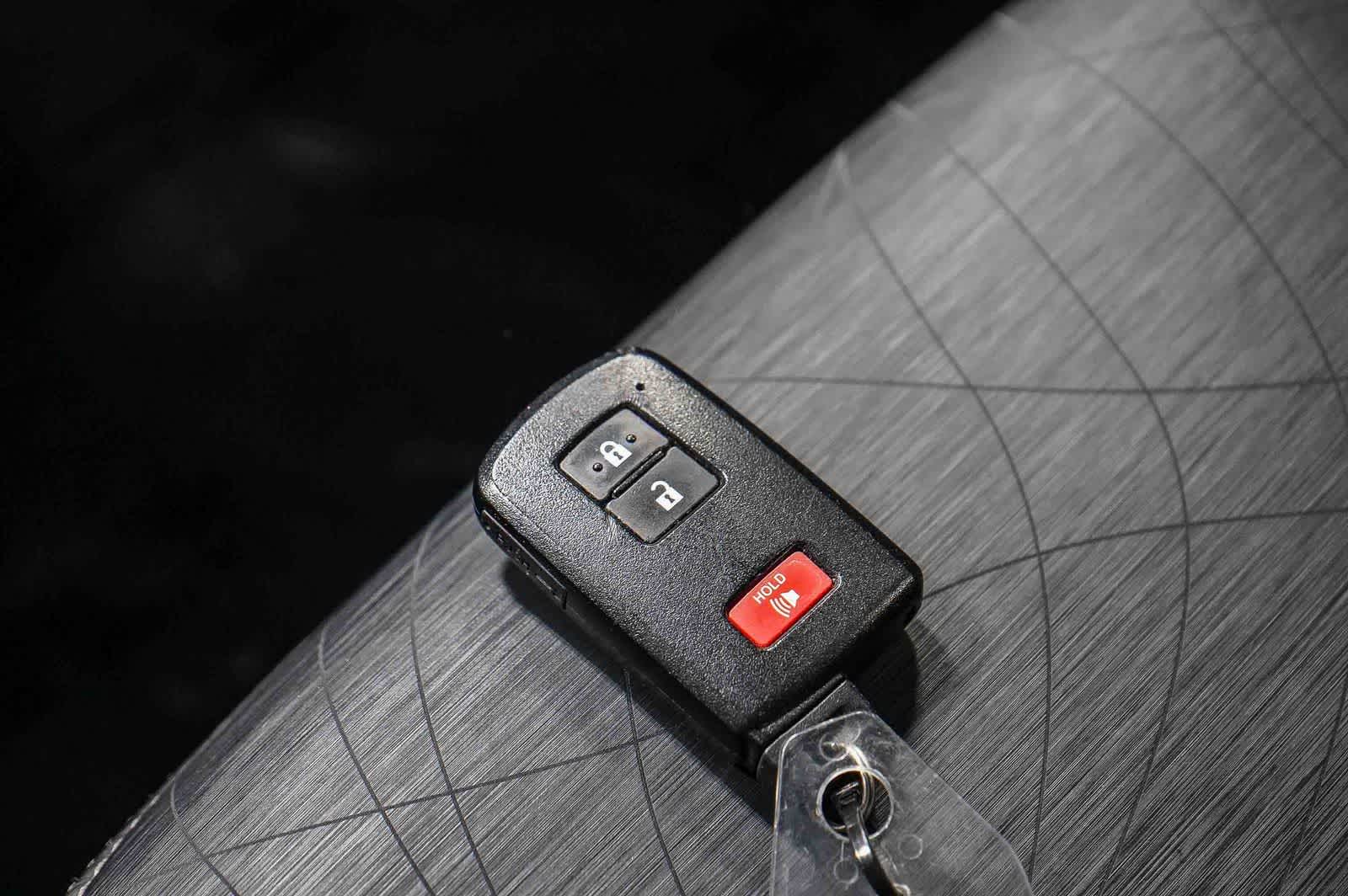 Thumbnail: 2016 Toyota Prius c - 29