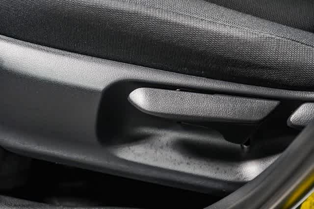 Thumbnail: 2022 Toyota Corolla Cross - 24
