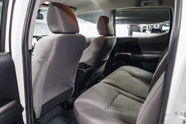 2022 Toyota Tacoma SR5 19