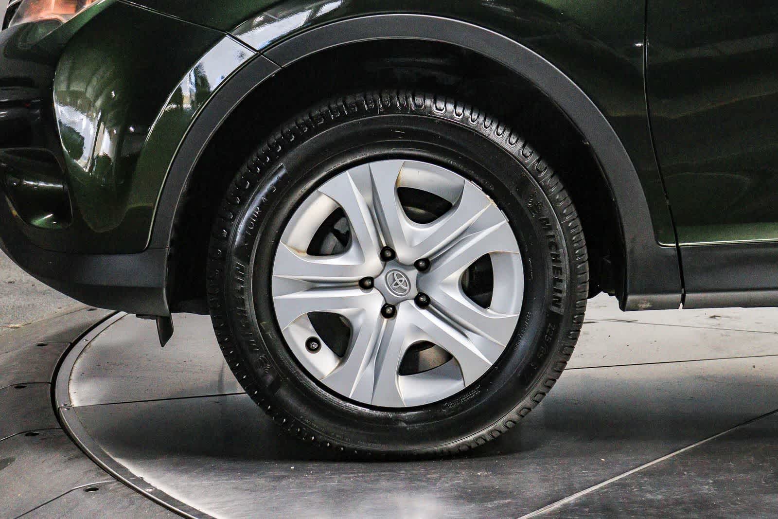 Thumbnail: 2013 Toyota RAV4 - 9
