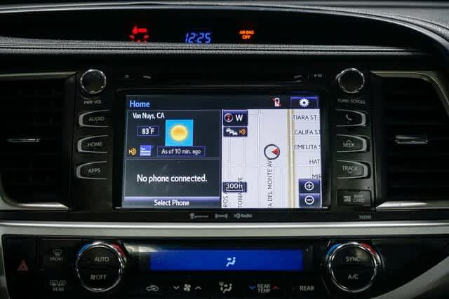 Thumbnail: 2019 Toyota Highlander - 14