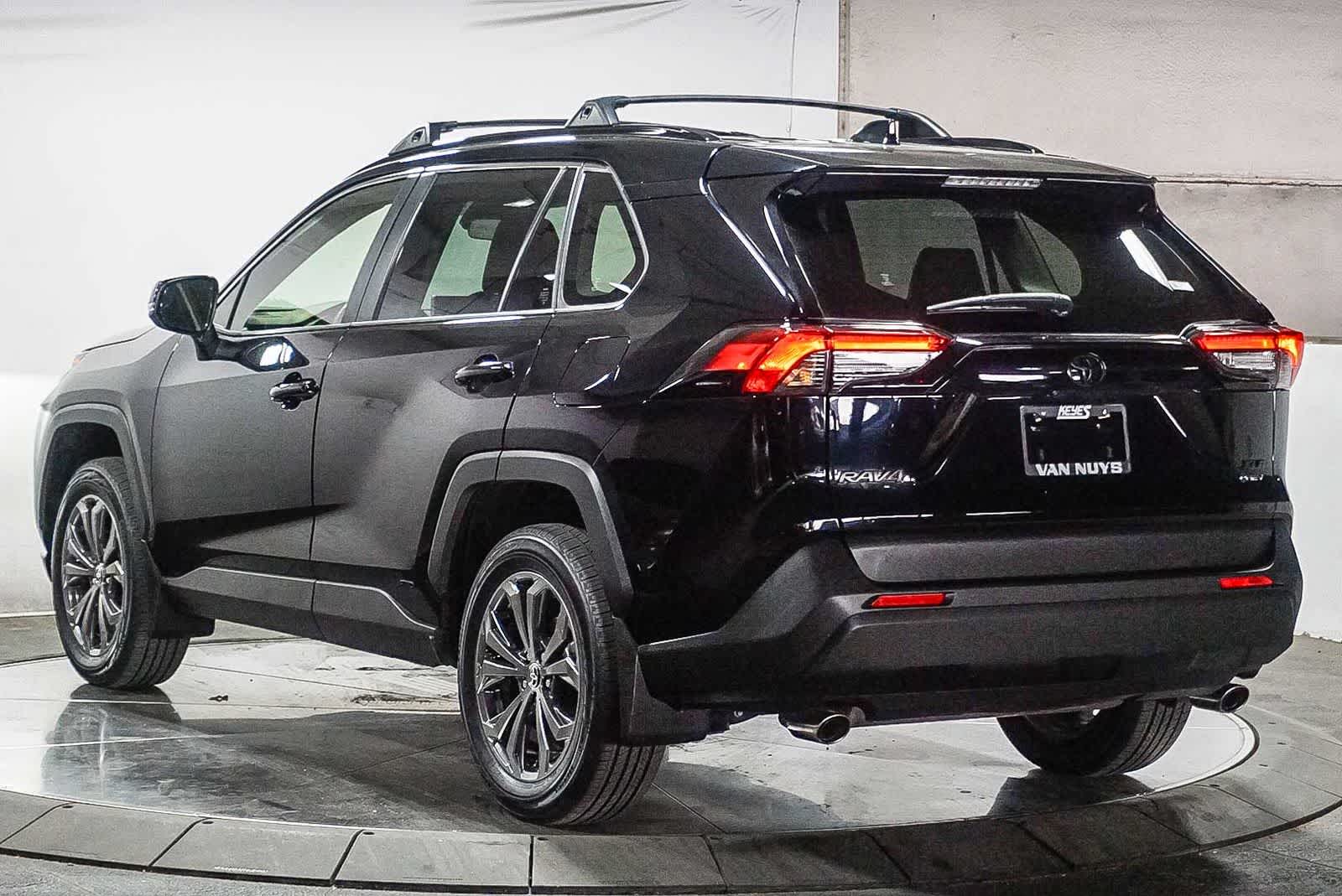 Thumbnail: 2025 Toyota RAV4 - 9