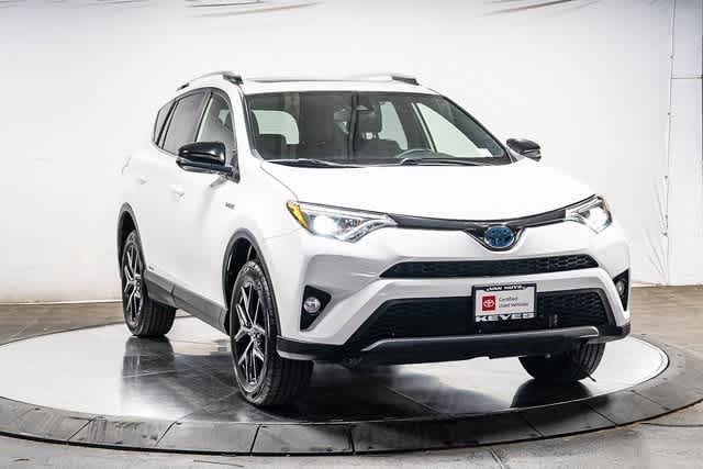 Thumbnail: 2017 Toyota RAV4 - 6