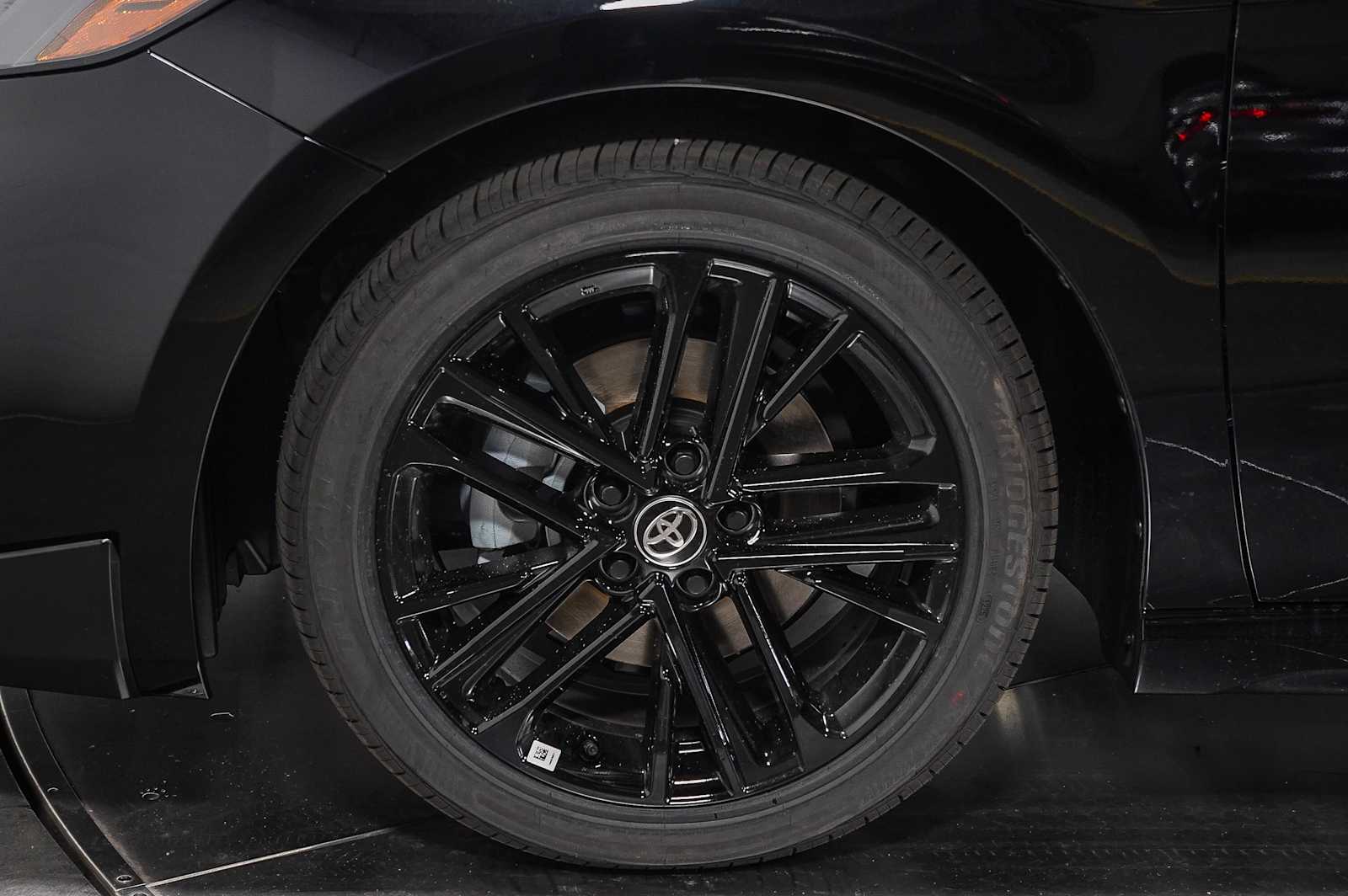 2025 Toyota Camry SE 10