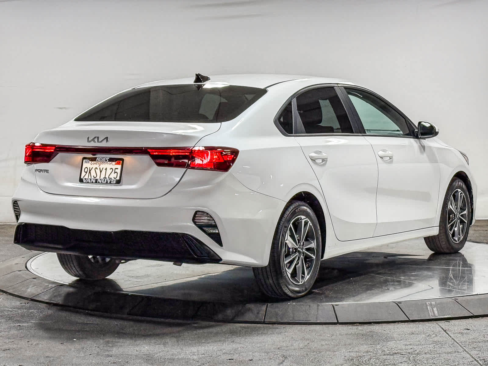 Thumbnail: 2024 Kia Forte - 4