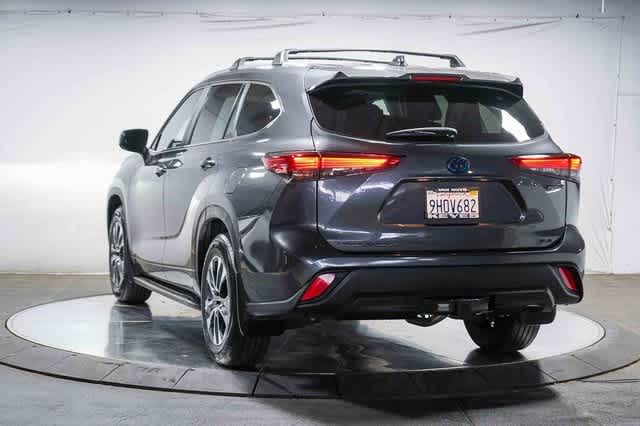 2023 Toyota Highlander XLE 3