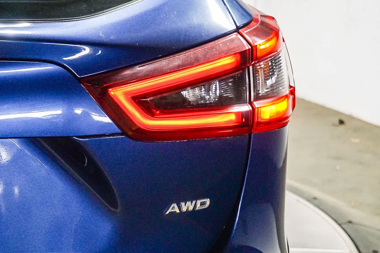 Thumbnail: 2020 Nissan Rogue Sport - 13