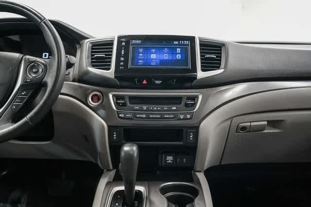 Thumbnail: 2017 Honda Pilot - 13