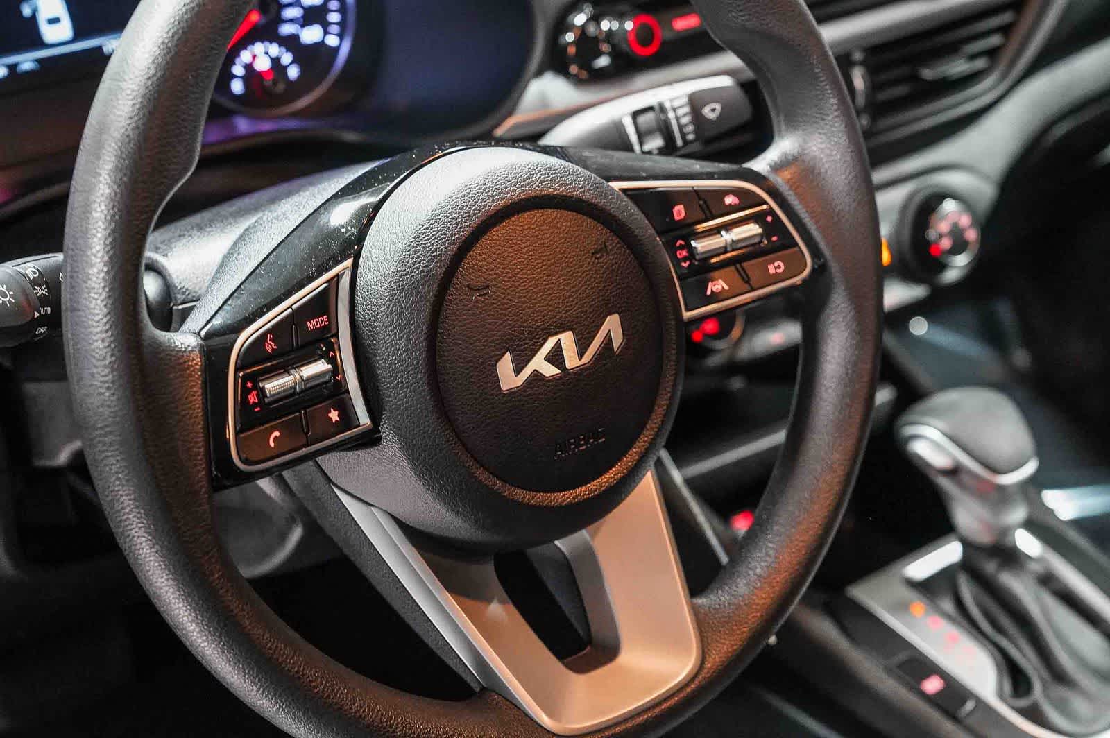 Thumbnail: 2023 Kia Forte - 20