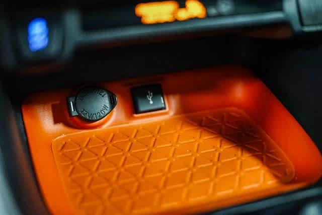 Thumbnail: 2020 Toyota RAV4 - 24