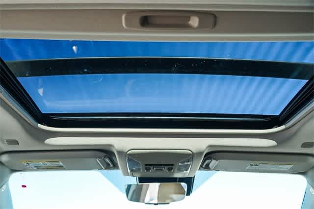 Thumbnail: 2025 Toyota RAV4 - 21